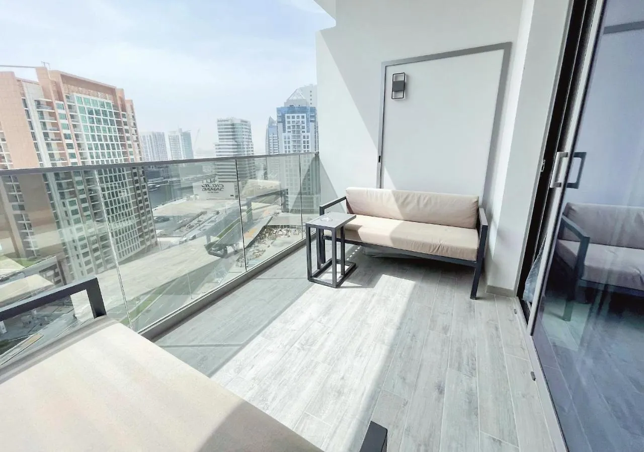 Luxurious Studio Apartment In Business Bay ドバイ 別荘